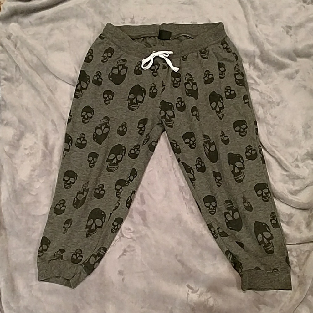 Gray and black skull Joggers